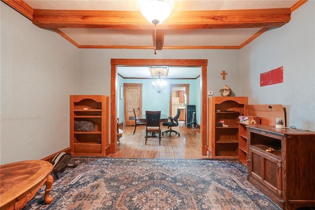 604 S Glenwood Avenue — photo 2