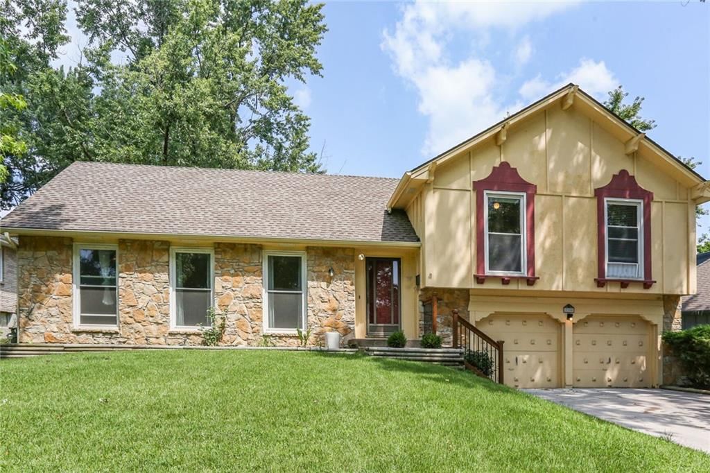 8100 W 98TH Street, Overland Park, KS