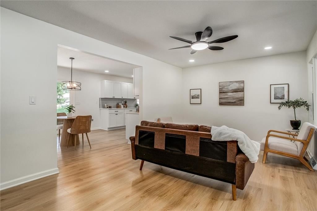 2302 Girard Street — photo 5