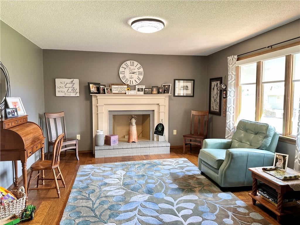1716 Hillcrest Drive — photo 11