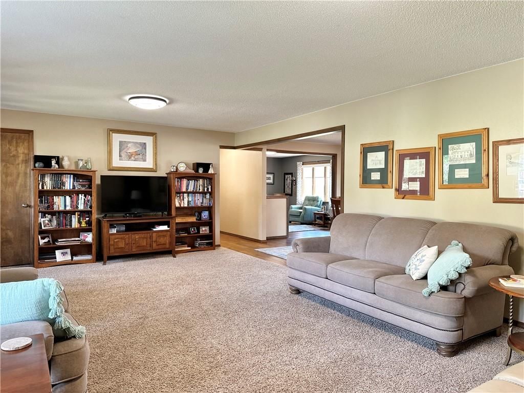 1716 Hillcrest Drive — photo 14