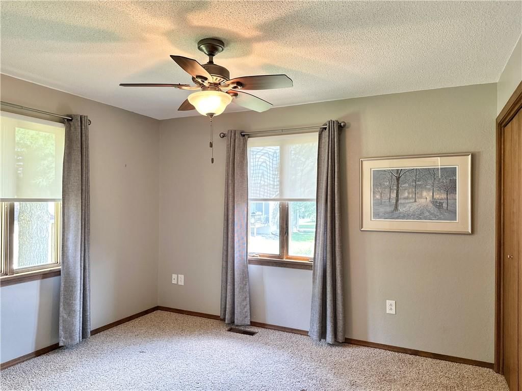 1716 Hillcrest Drive — photo 25