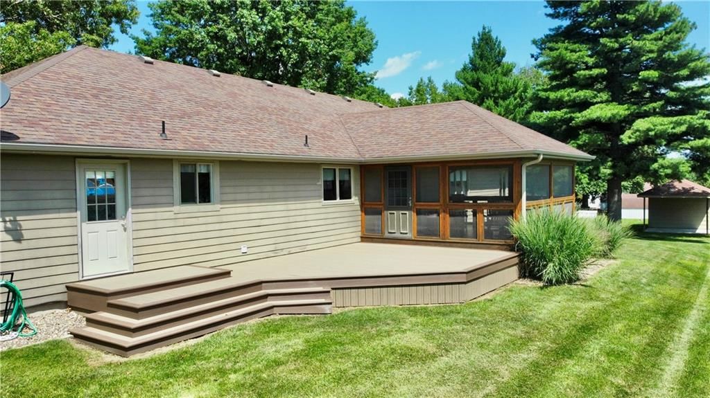 1716 Hillcrest Drive — photo 31