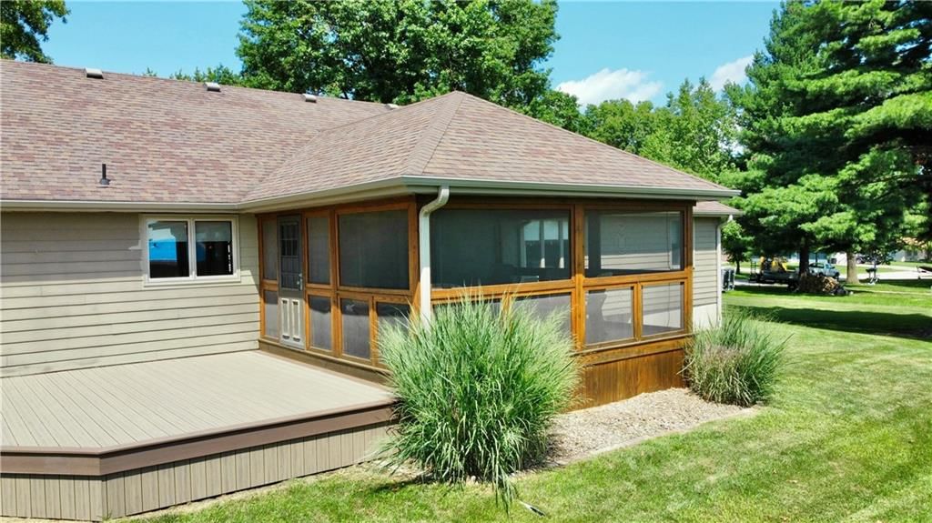 1716 Hillcrest Drive — photo 32