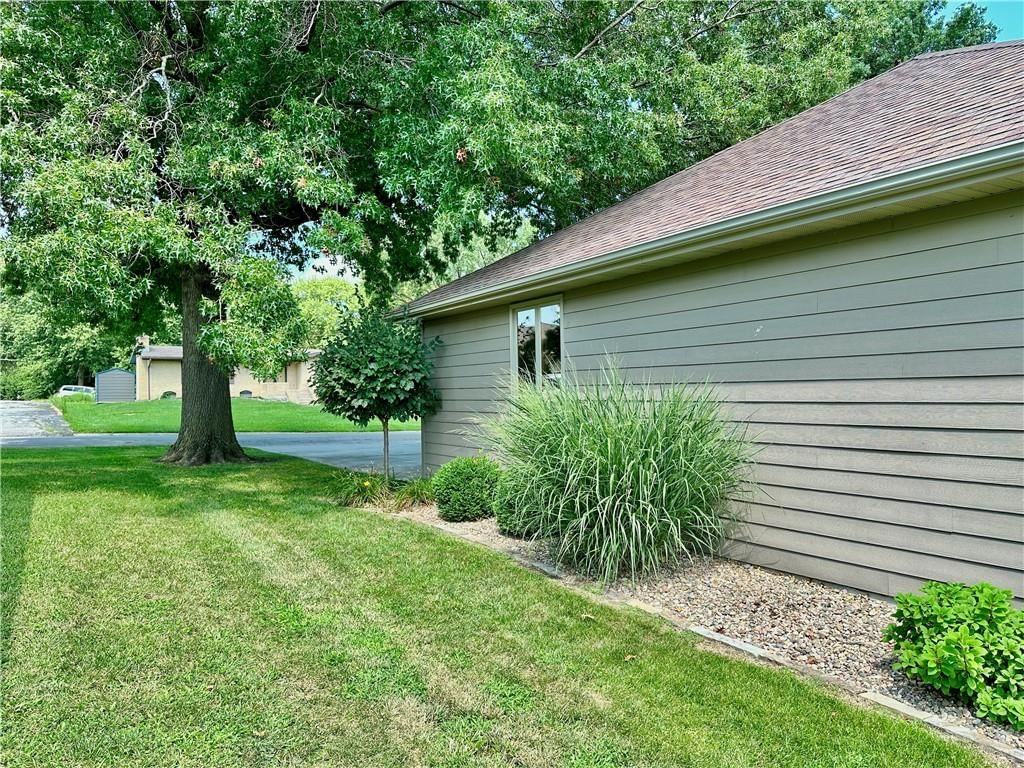 1716 Hillcrest Drive — photo 33