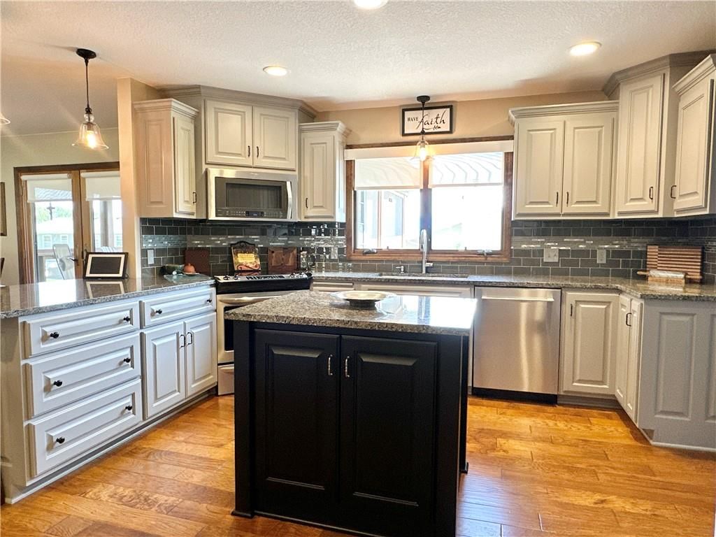 1716 Hillcrest Drive — photo 5