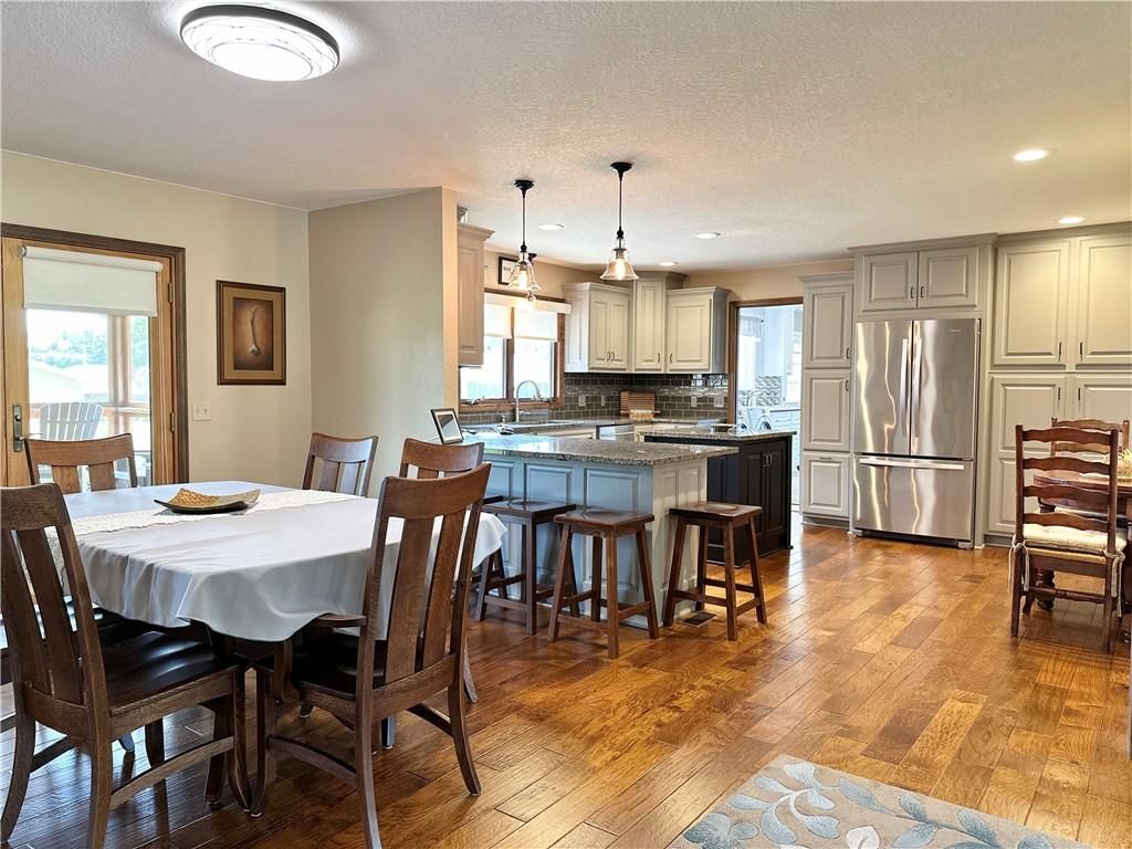 1716 Hillcrest Drive — photo 9