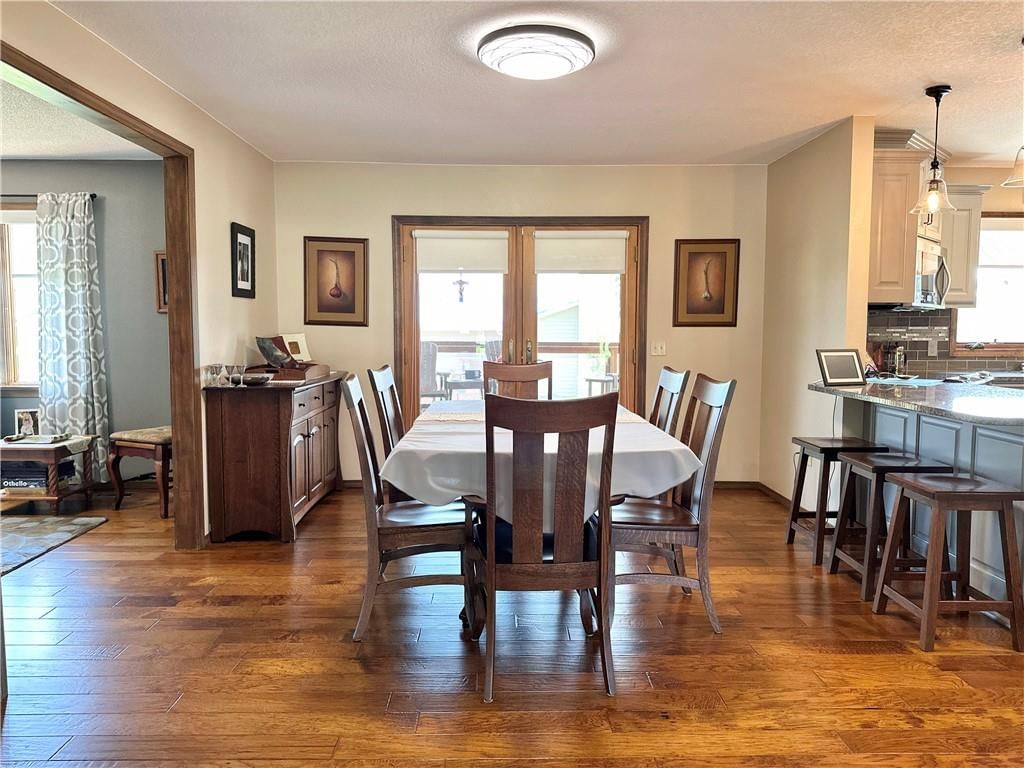 1716 Hillcrest Drive — photo 10