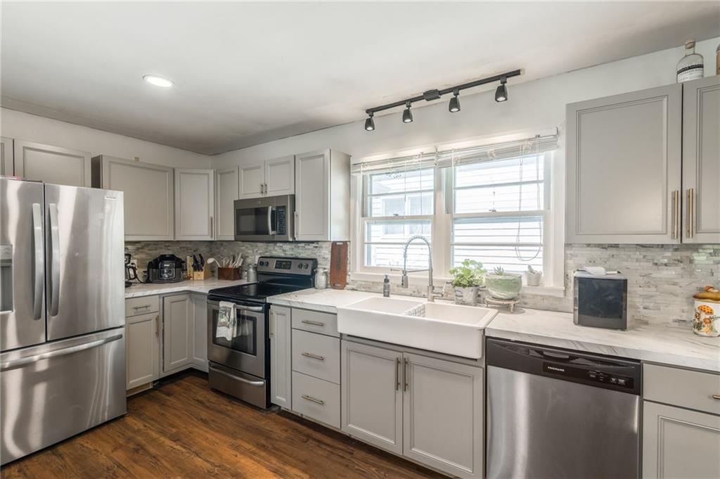 1835 S Claremont Avenue — photo 17
