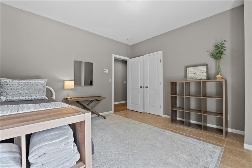 2303 NE Smokey Hill Drive — photo 41