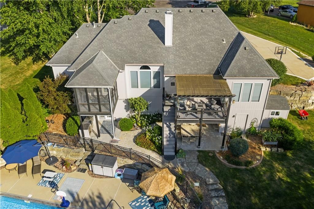 2303 NE Smokey Hill Drive — photo 6