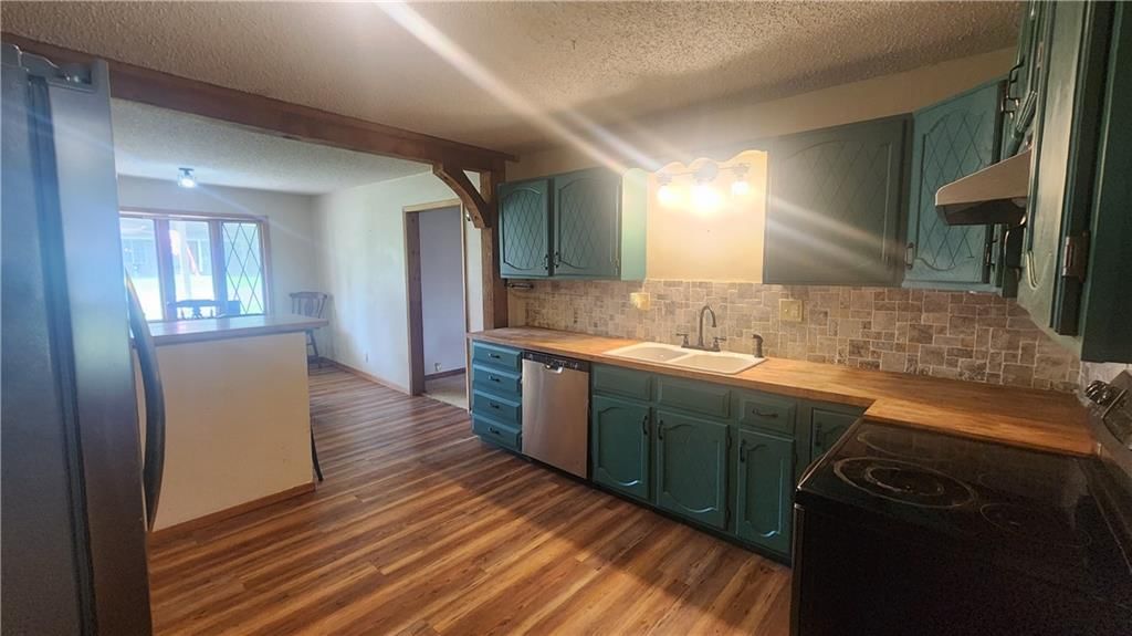 1715 E 8th Street — photo 10