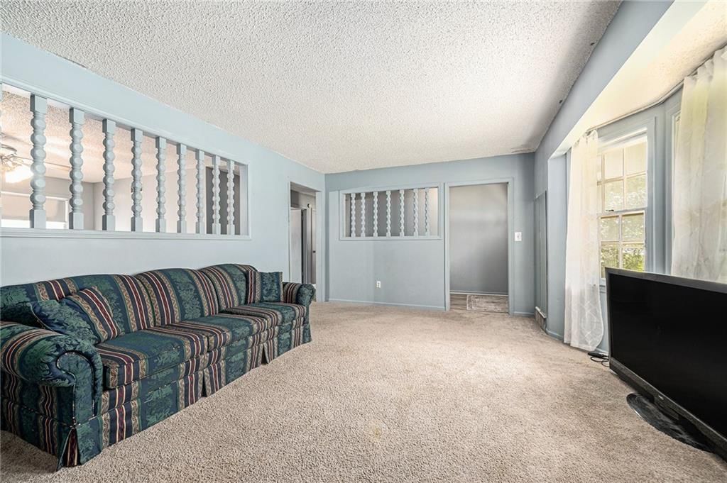 10501 Oakland Avenue — photo 4
