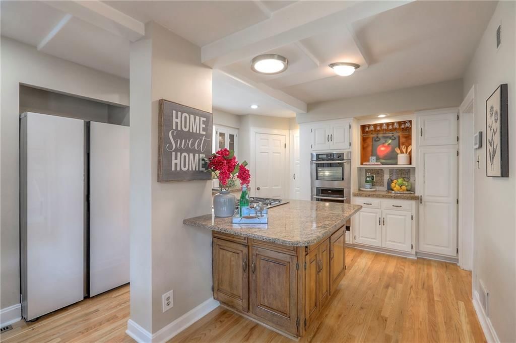 609 W 70th Street — photo 16