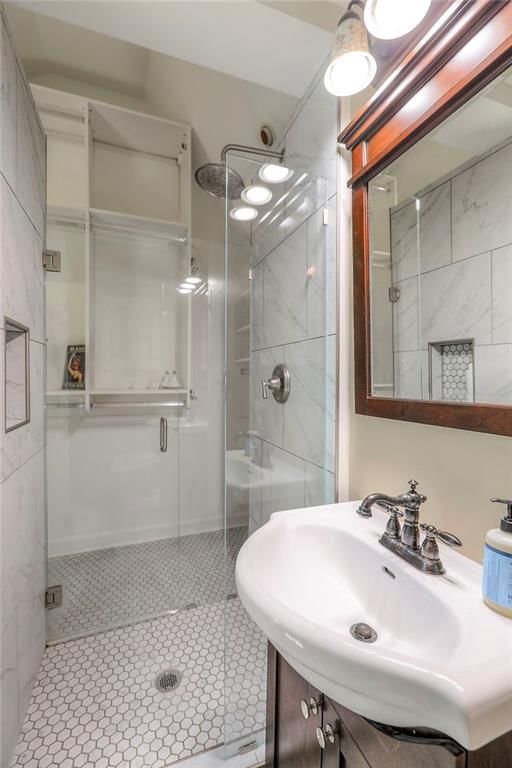 609 W 70th Street — photo 26