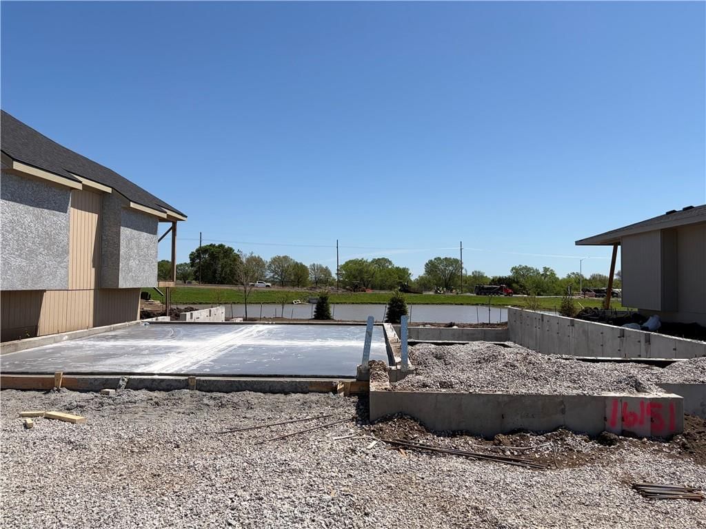 16151 S Kaw Street — photo 4