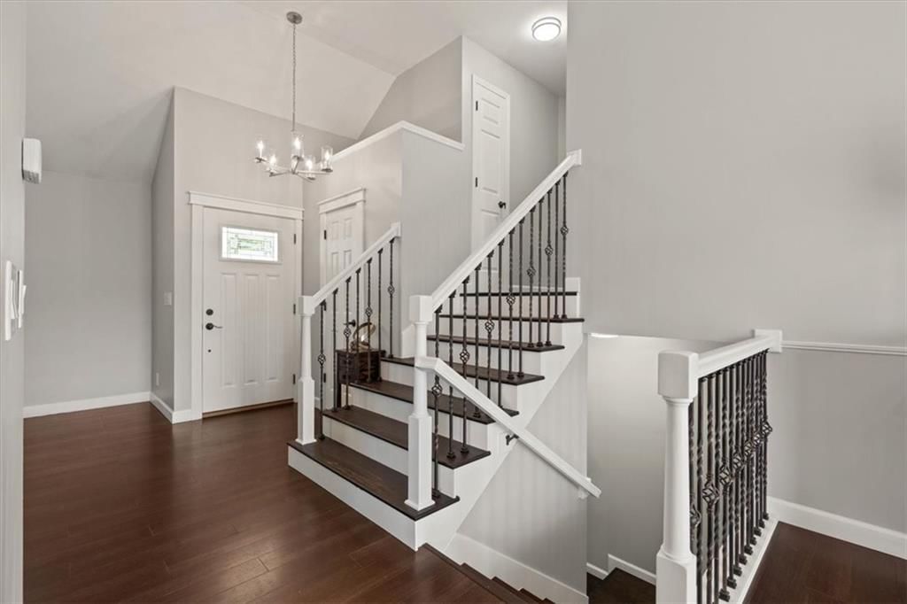 525 E Dogwood Street — photo 6