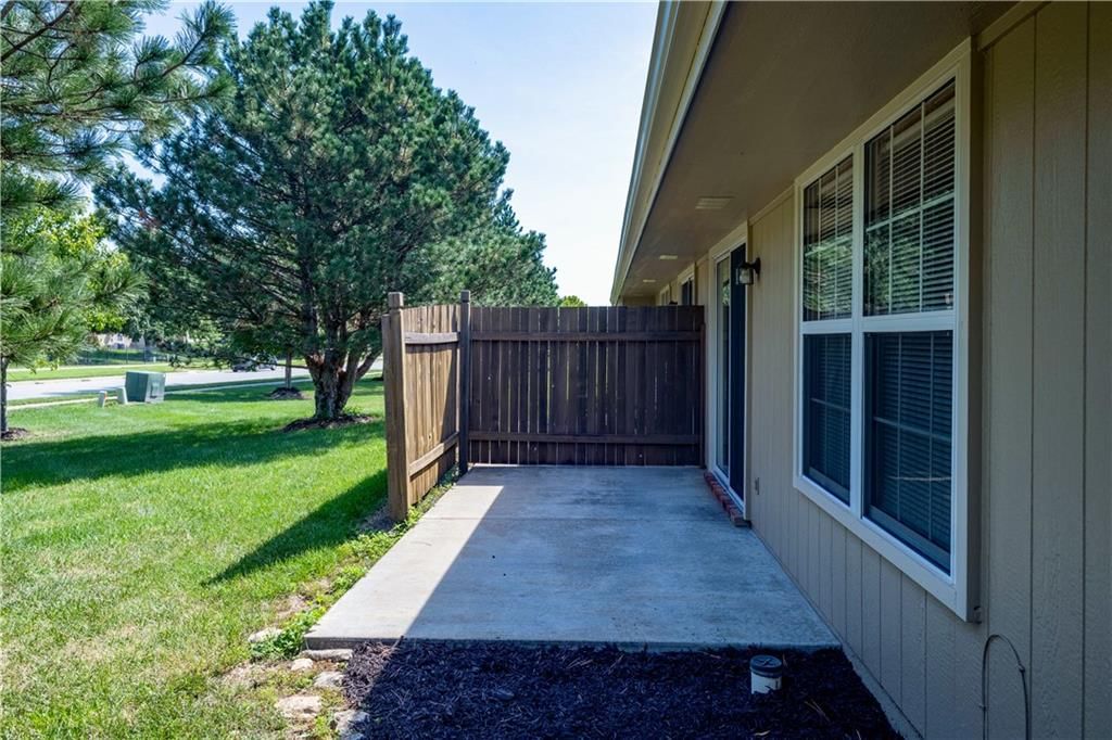 4008 Mistletoe Court — photo 16