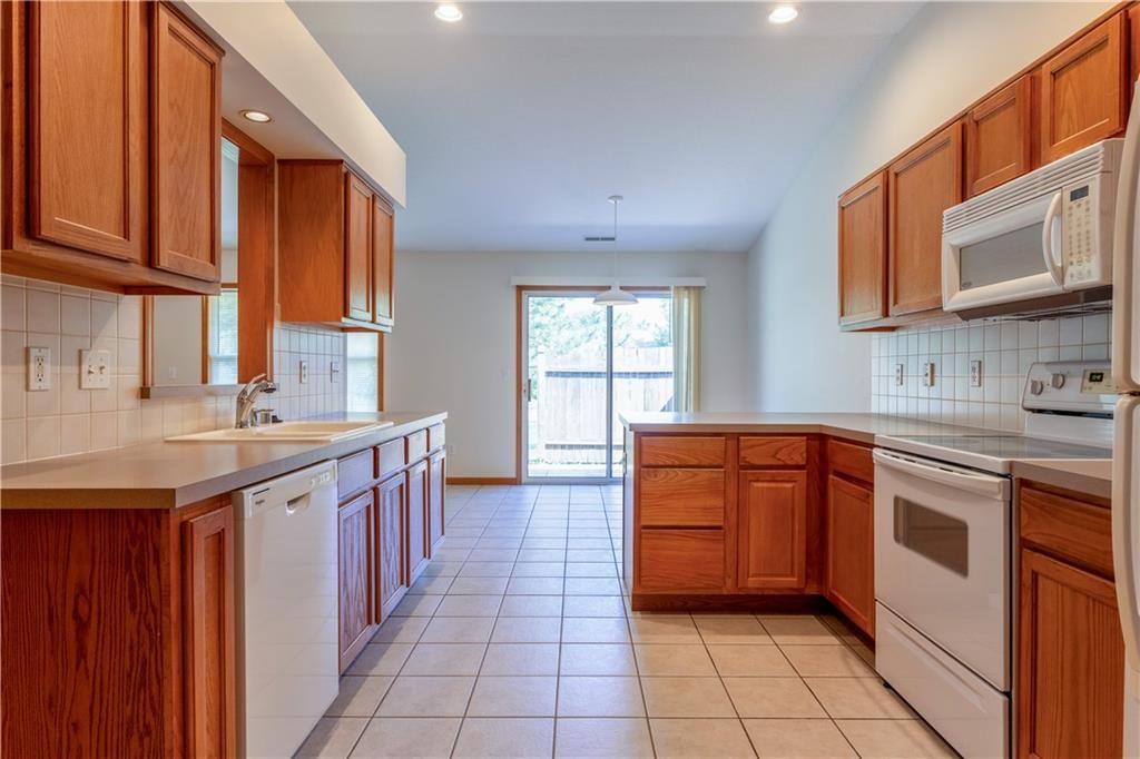 4008 Mistletoe Court — photo 7