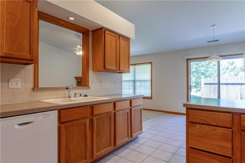 4008 Mistletoe Court — photo 8