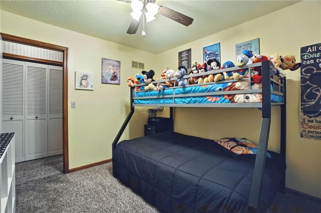 1104 NE Ridgeview Drive — photo 11