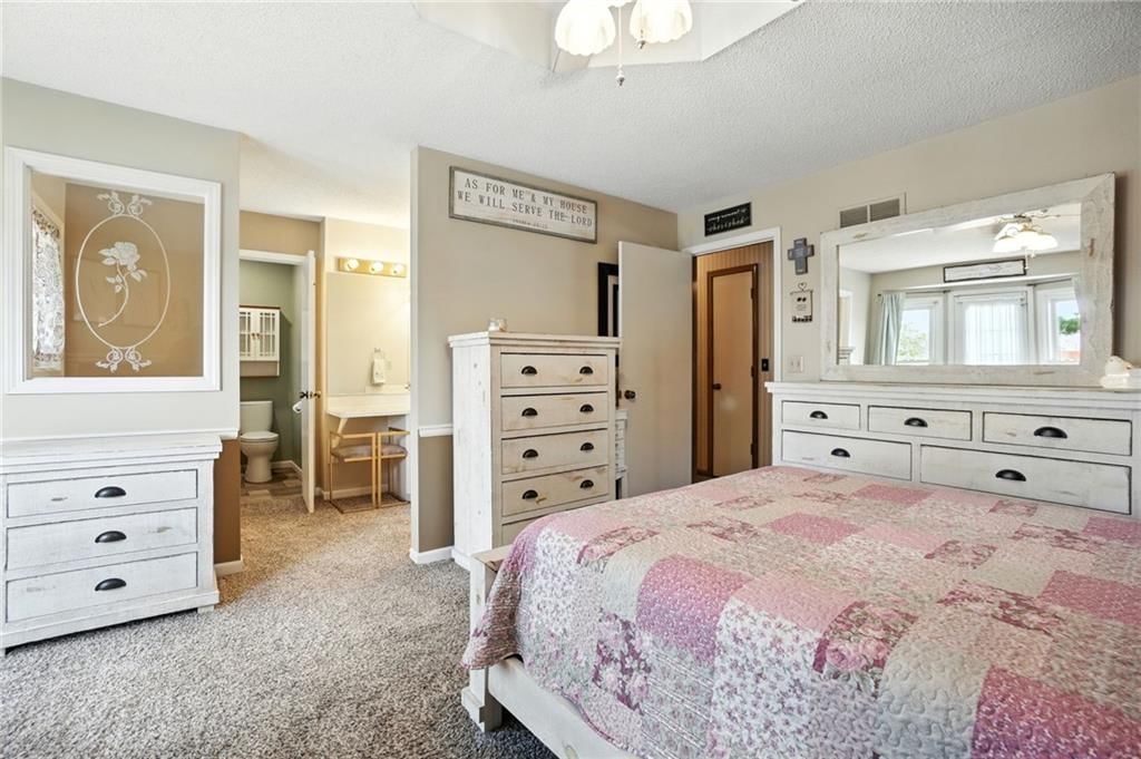 1104 NE Ridgeview Drive — photo 17
