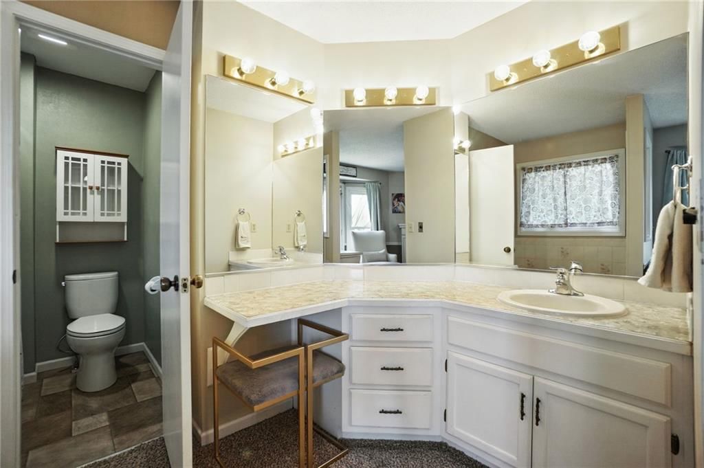 1104 NE Ridgeview Drive — photo 20