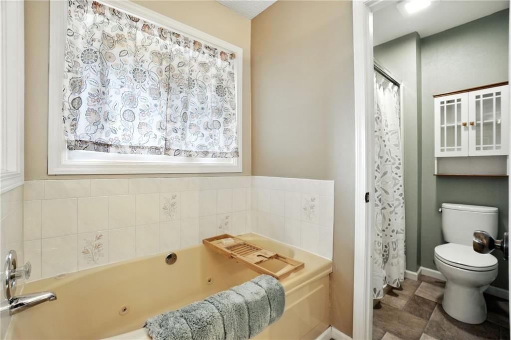 1104 NE Ridgeview Drive — photo 21