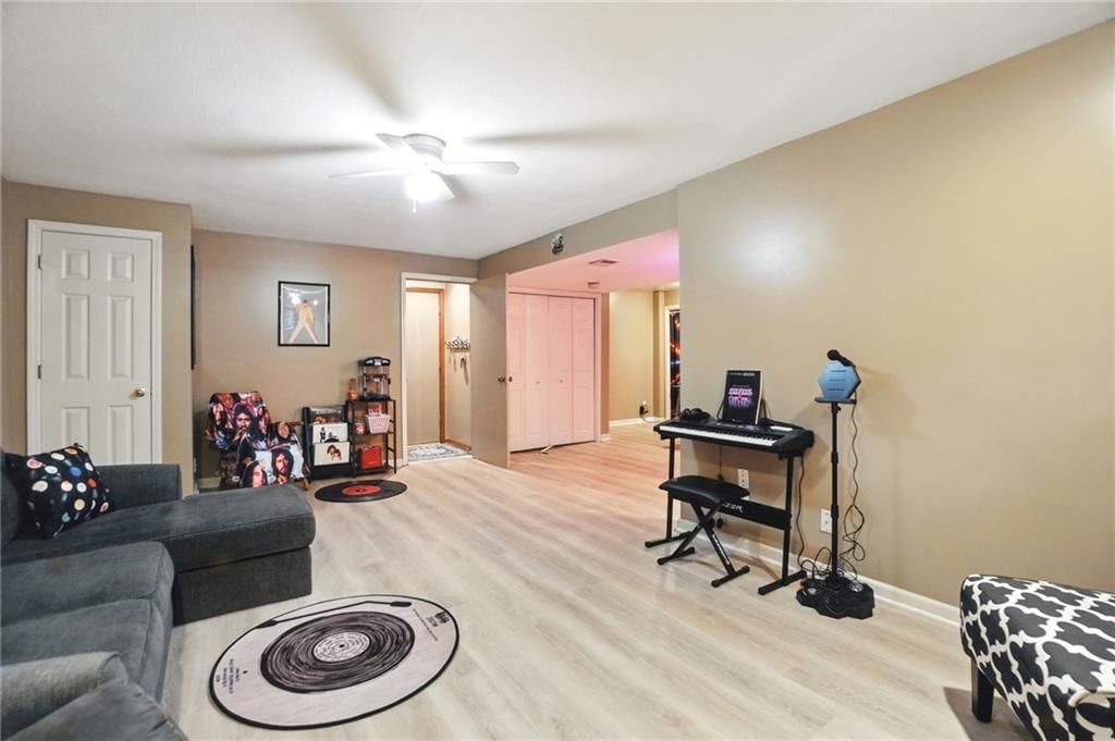 1104 NE Ridgeview Drive — photo 24