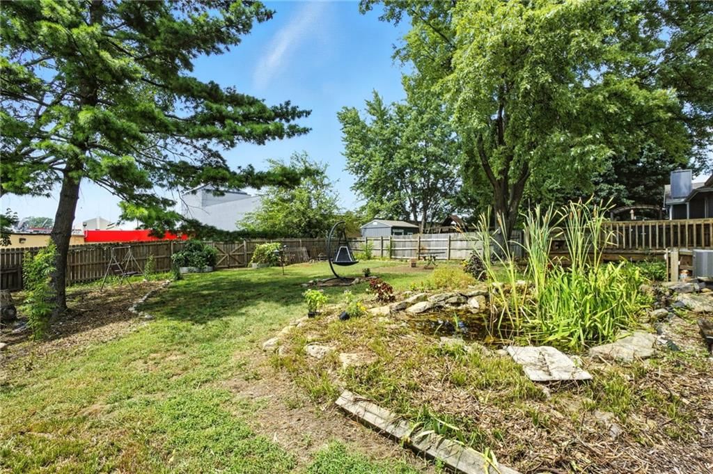 1104 NE Ridgeview Drive — photo 35