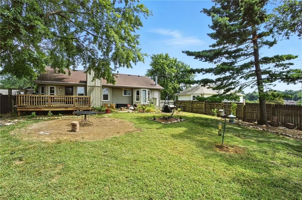 1104 NE Ridgeview Drive — photo 38