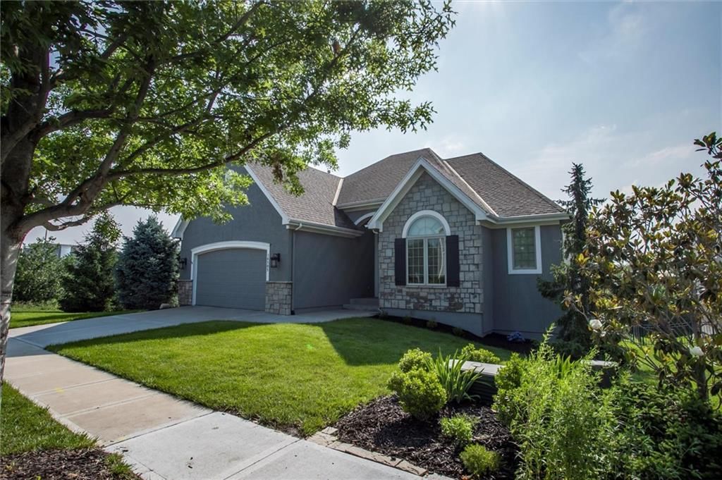 16505 Hemlock Street, Overland Park, KS
