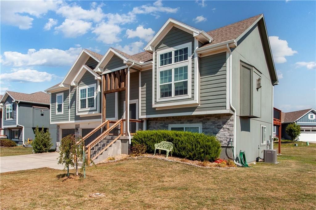713 SE Juniper Drive — photo 2