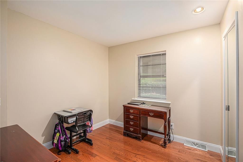 6905 N Mercier Street — photo 10