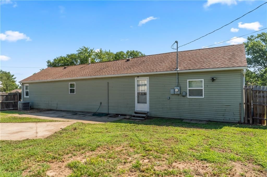 402 S Lorien Street — photo 41
