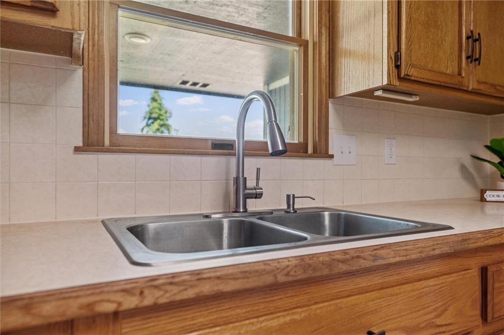 1701 Birch Street — photo 13