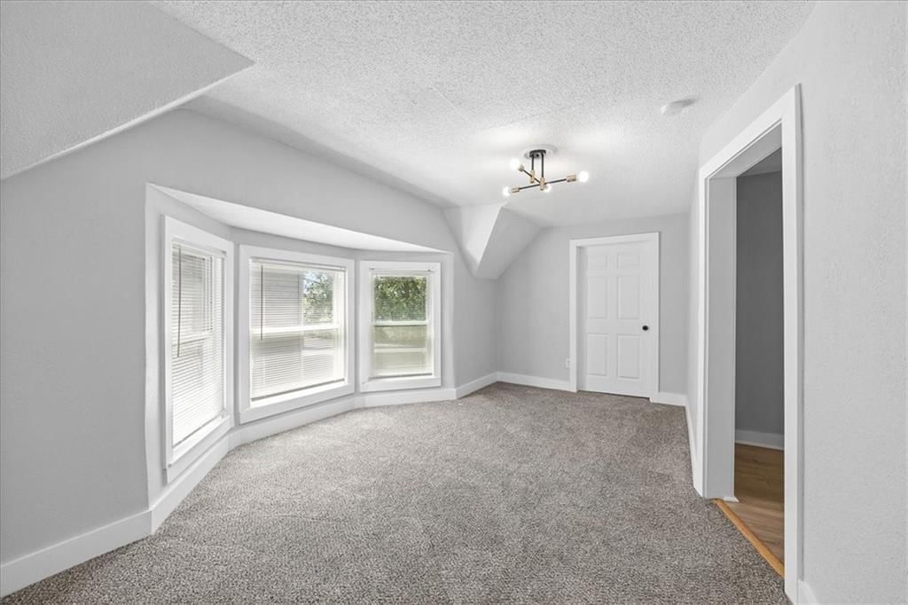 1302 COLLEGE Avenue — photo 12