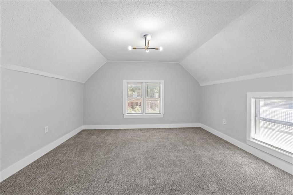1302 COLLEGE Avenue — photo 16