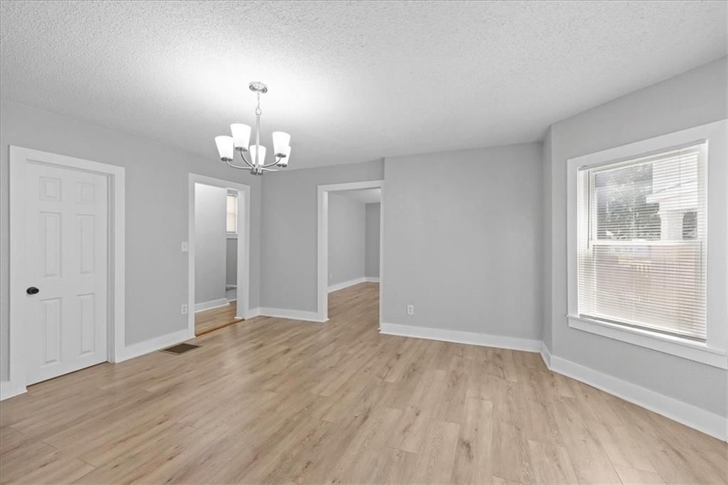 1302 COLLEGE Avenue — photo 6