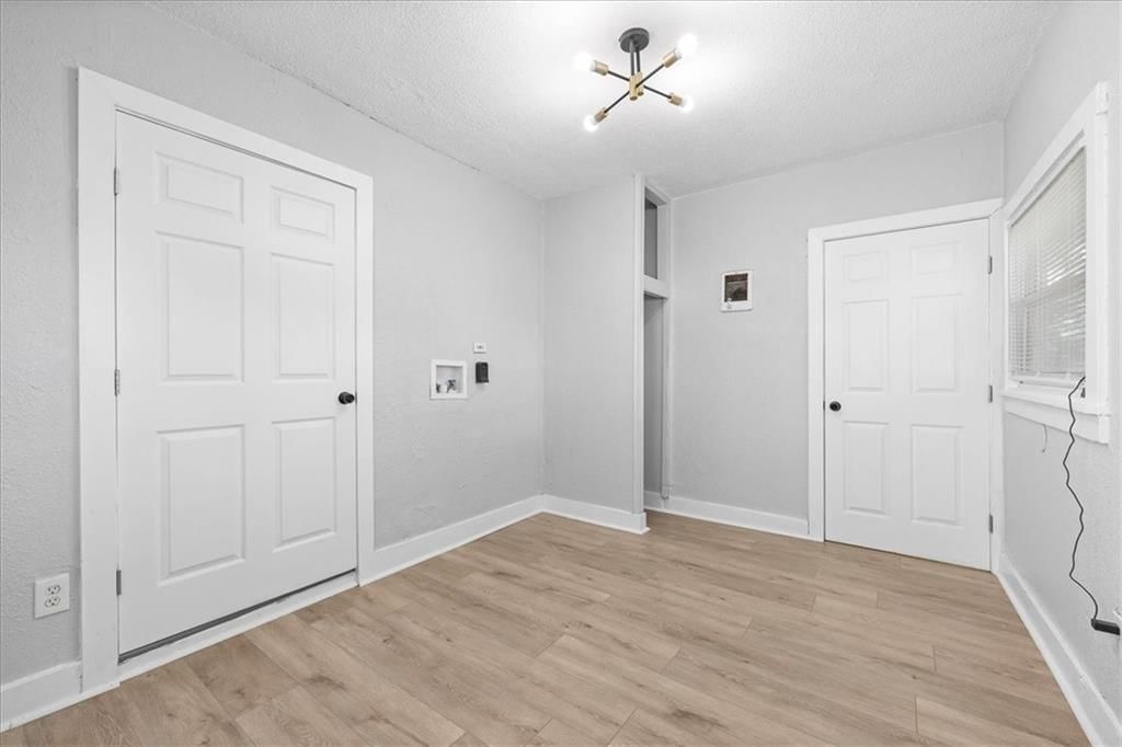 1302 COLLEGE Avenue — photo 8