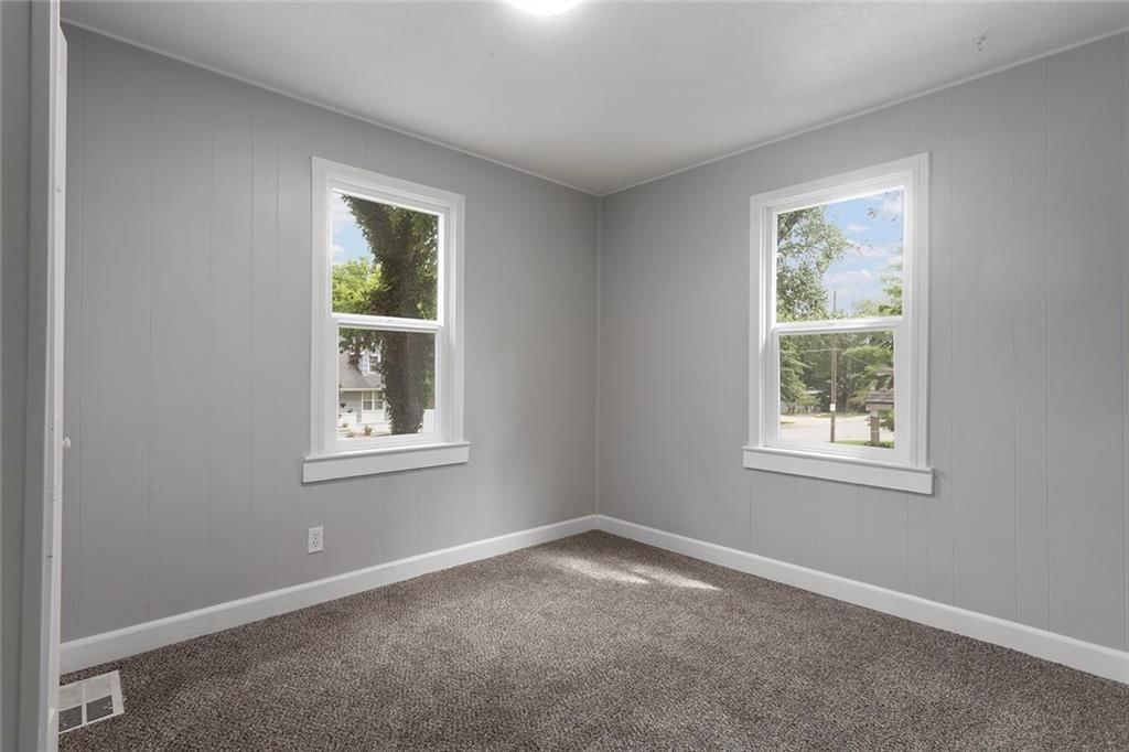 412 N Fairview Avenue — photo 22