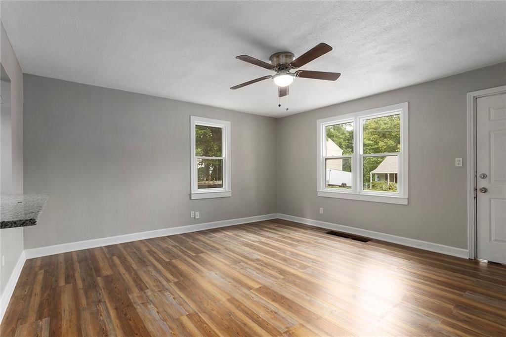 412 N Fairview Avenue — photo 8