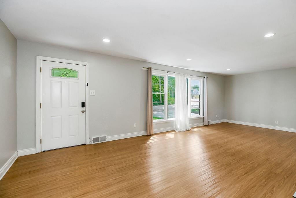 3132 Oakland Avenue — photo 6