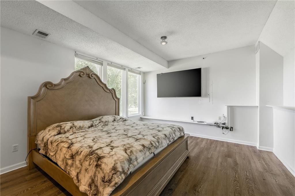 12317 Crystal Avenue — photo 27