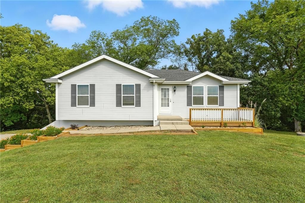 Photo 27 of 44 - 420 E Seybold Road