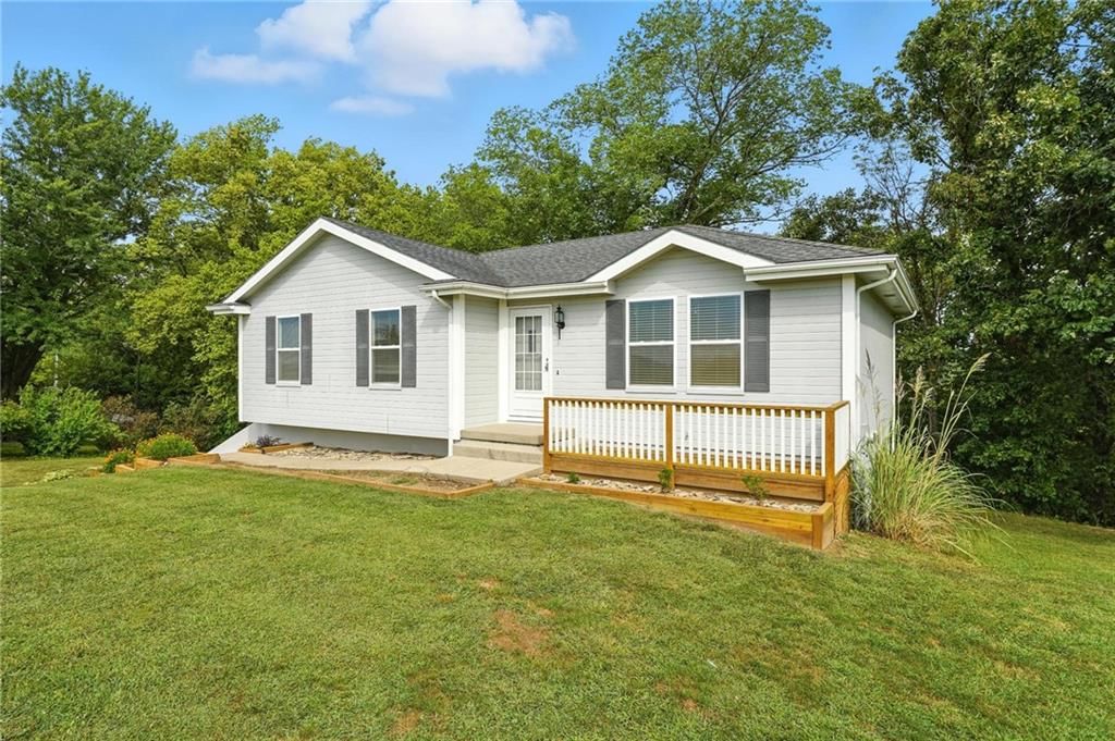Photo 28 of 44 - 420 E Seybold Road