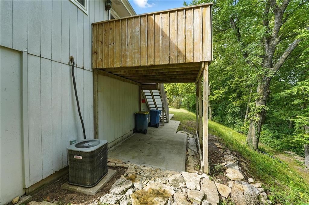 Photo 31 of 44 - 420 E Seybold Road