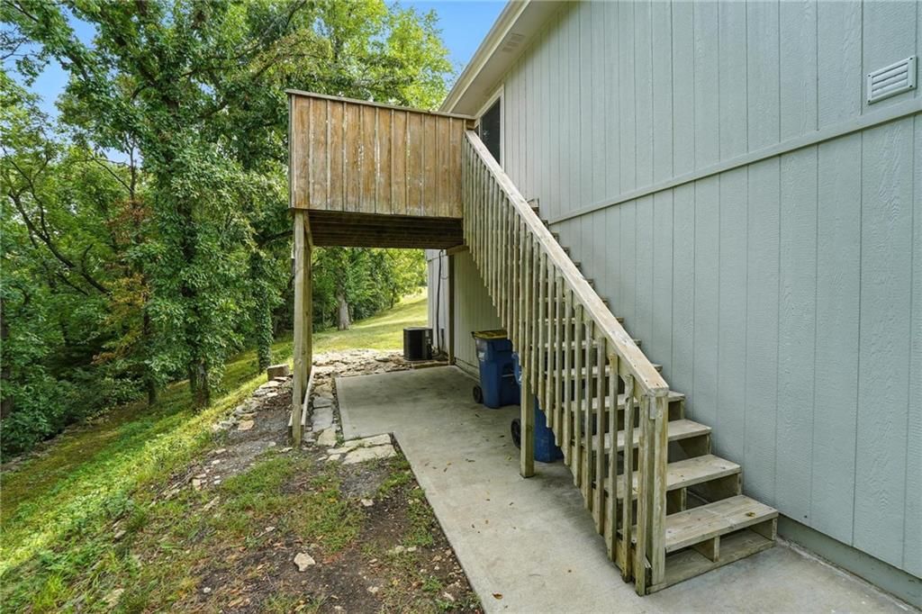 Photo 32 of 44 - 420 E Seybold Road