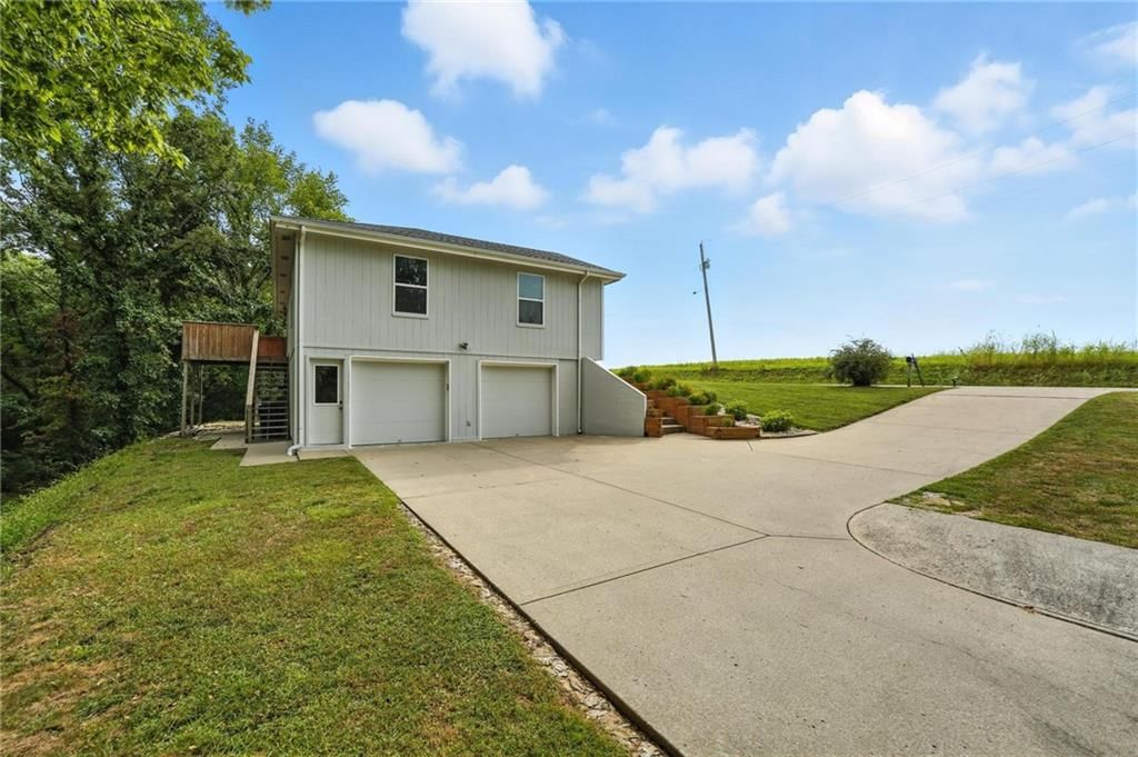 Photo 38 of 44 - 420 E Seybold Road