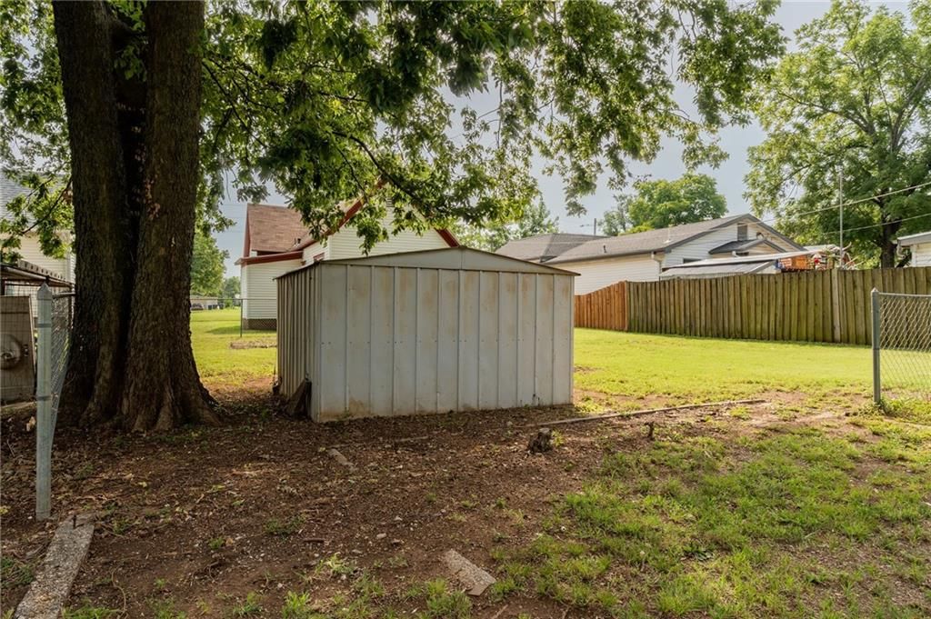 420 S Hill Street — photo 17